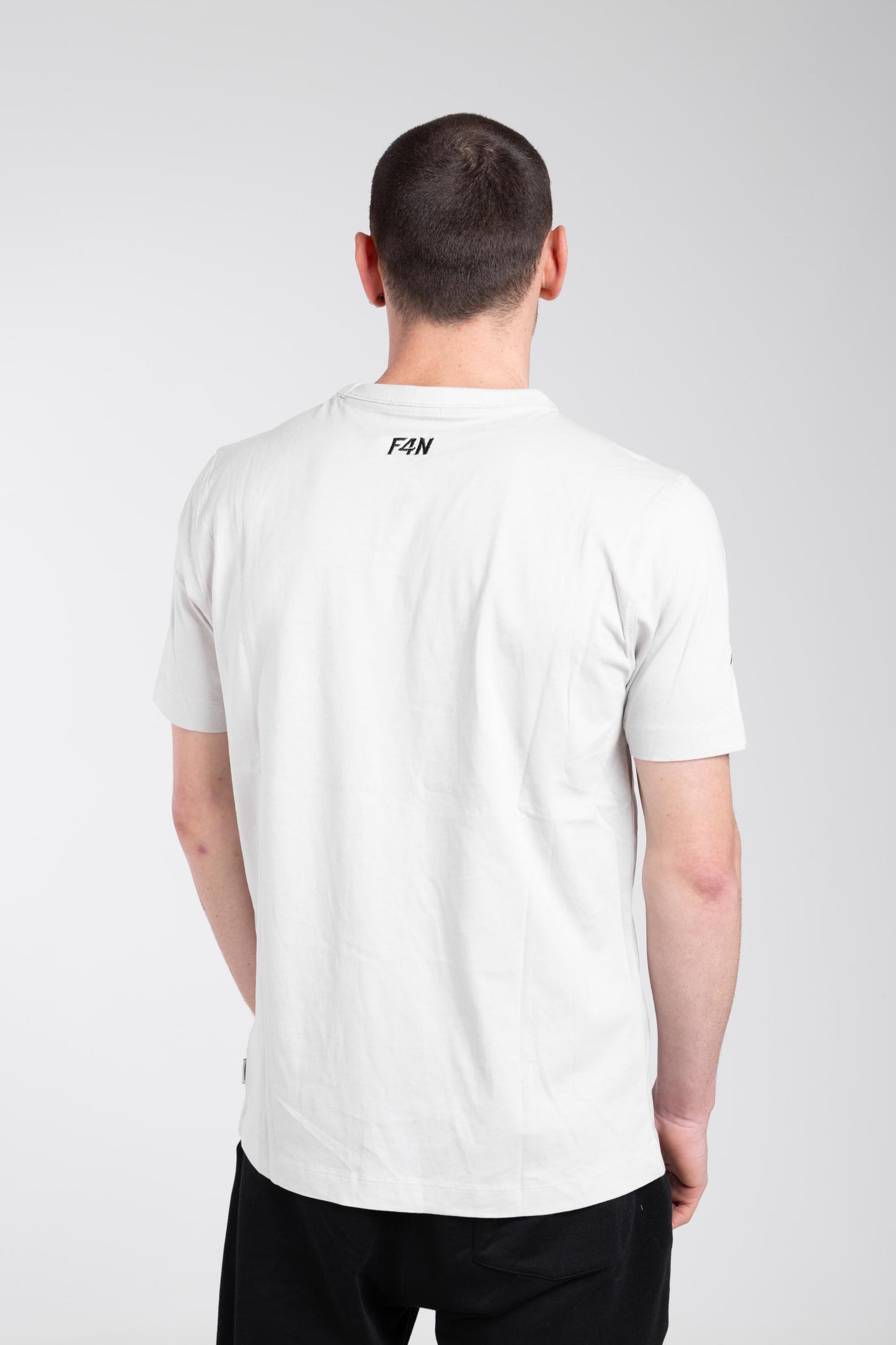 T-shirt ricamata F4N - ghiaccio