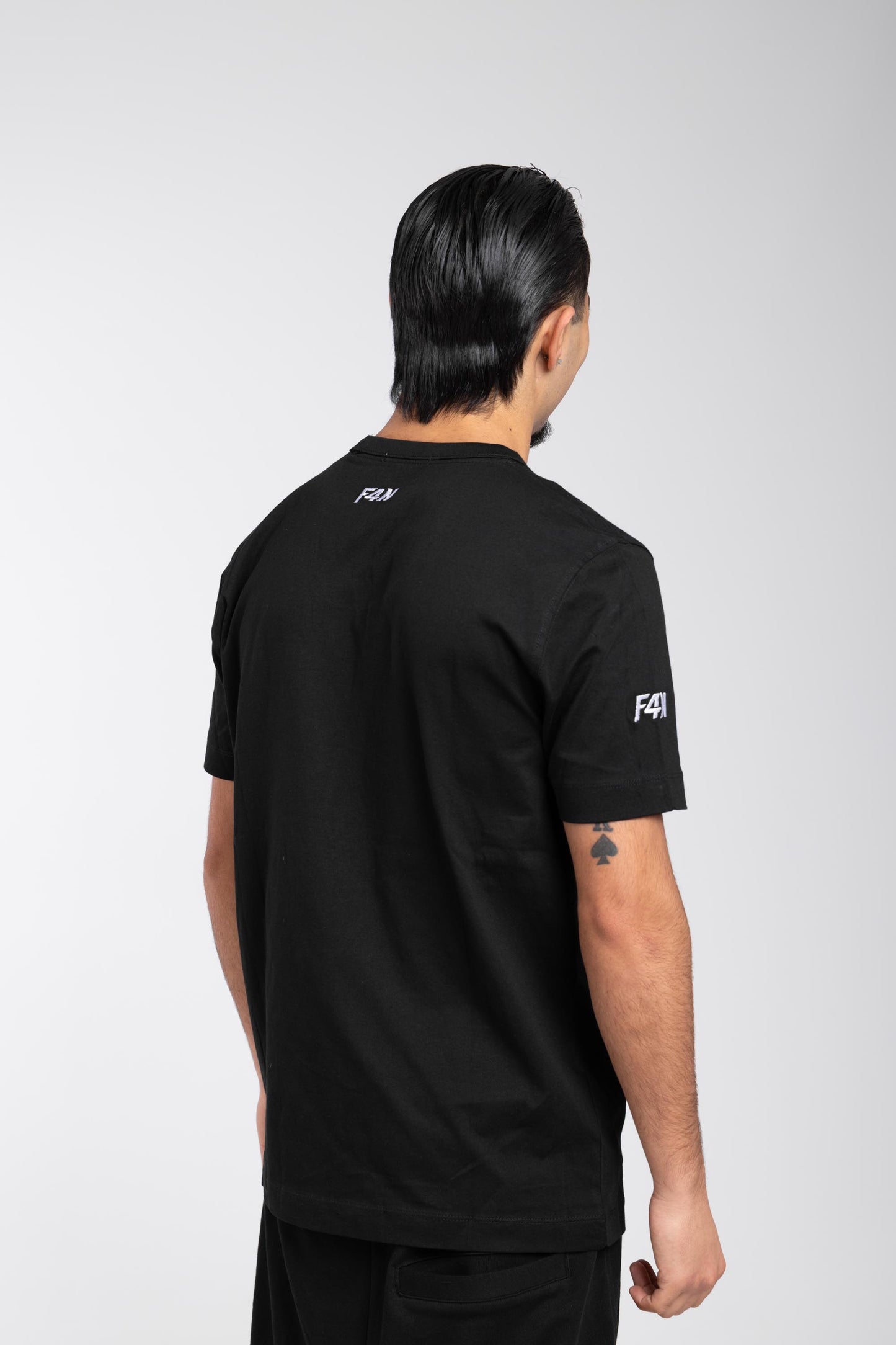 T-shirt ricamata F4N - nero