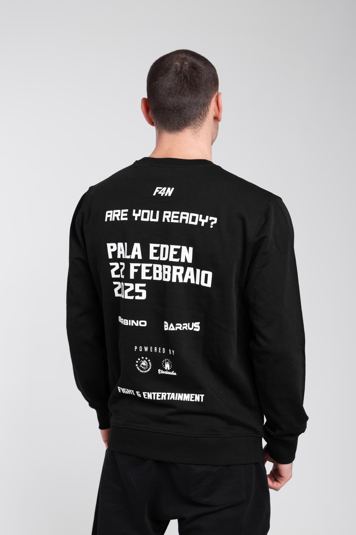 Felpa F4N 2025