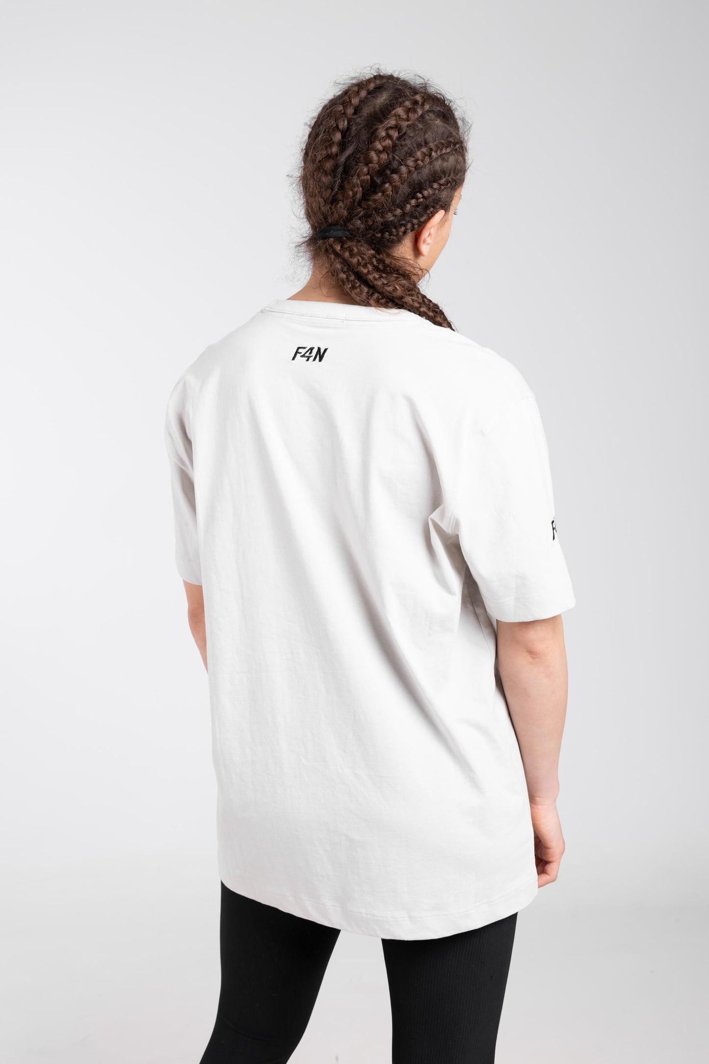 T-shirt ricamata F4N - ghiaccio