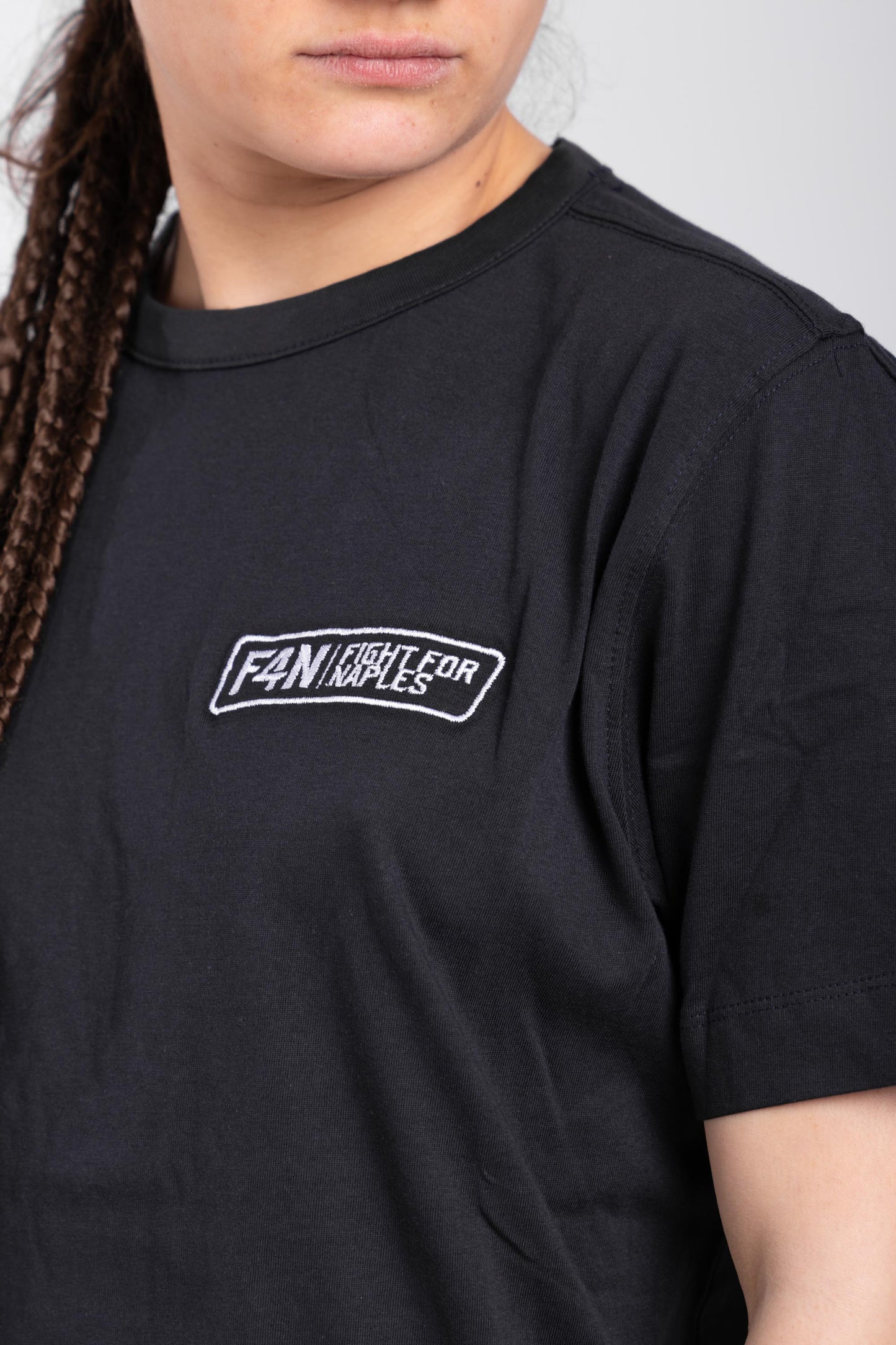 T-shirt ricamata F4N - nero